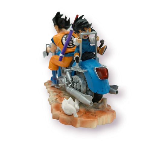 Figura Dragon Ball Goku y Gohan en Moto