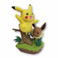 Diorama Pokemon Picachu y Eeevee estatua