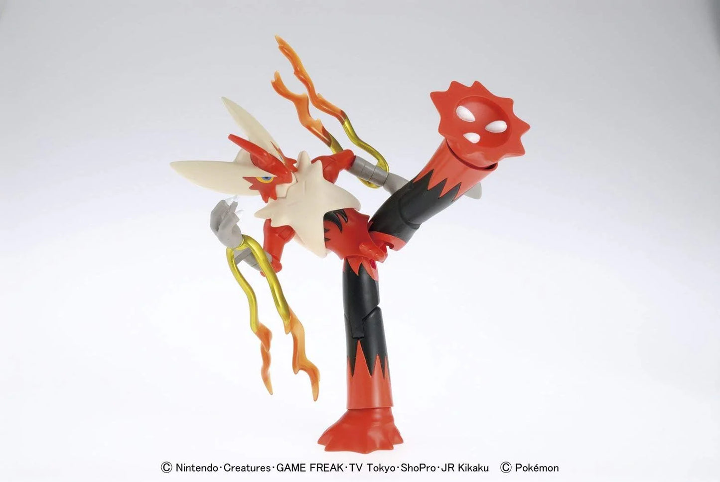 Figura Model Kit Mega Blaziken Bandai