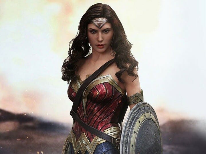 Figura Hot toy mujer maravilla pelicula batman vs superman dawn of justice